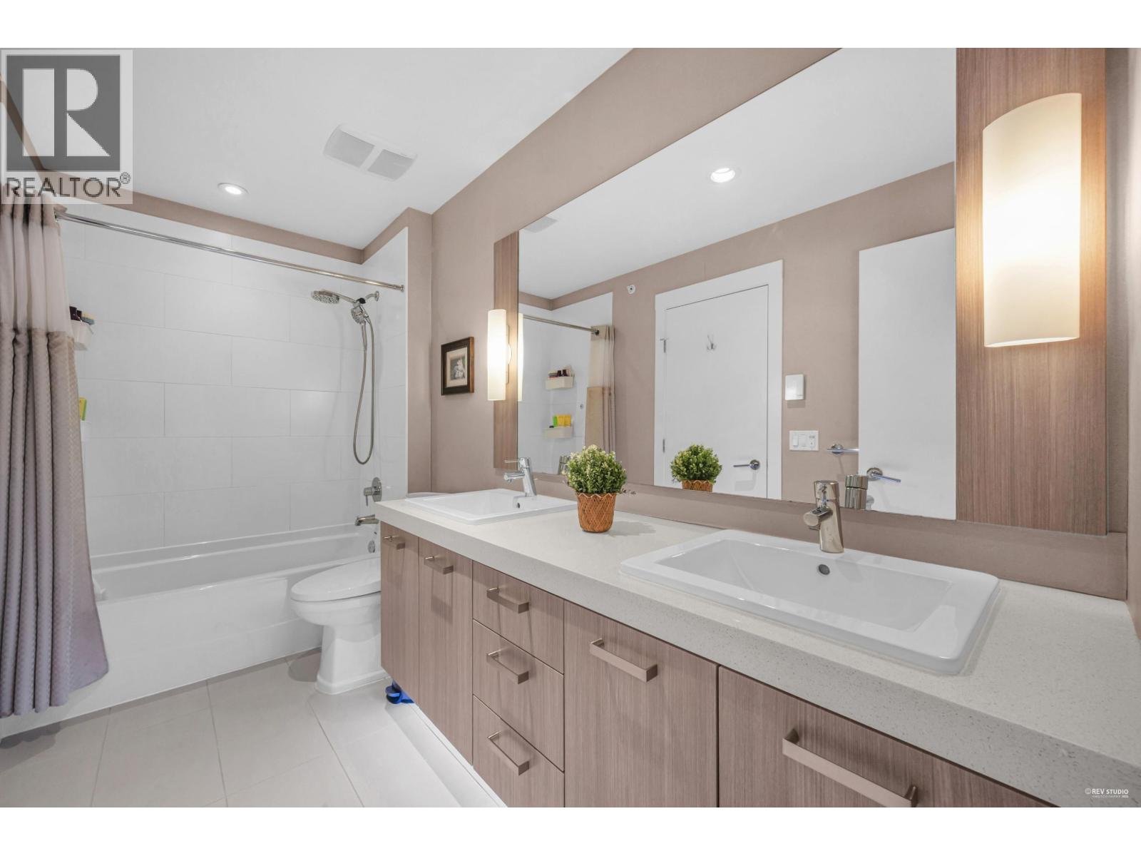 64 2423 AVON PLACE, Port Coquitlam