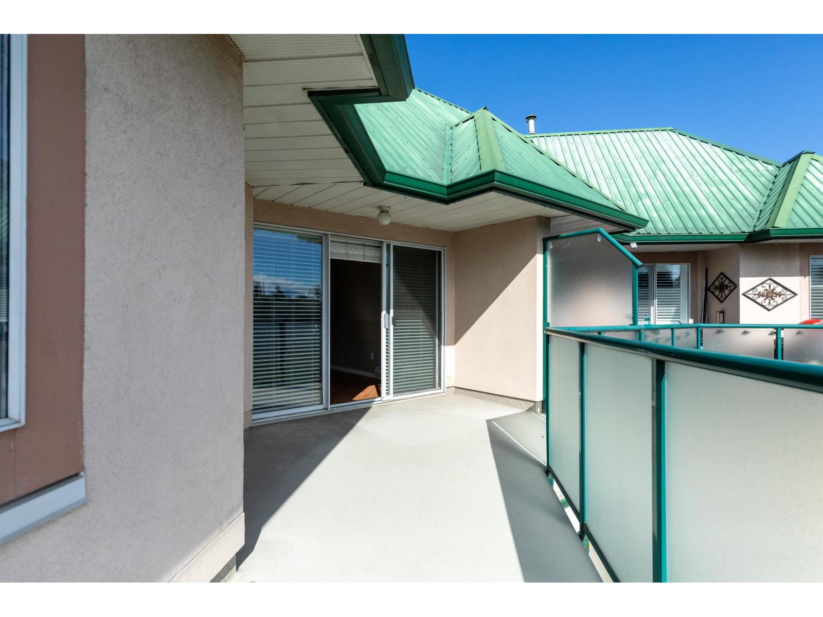 402 2964 TRETHEWEY STREET, Abbotsford