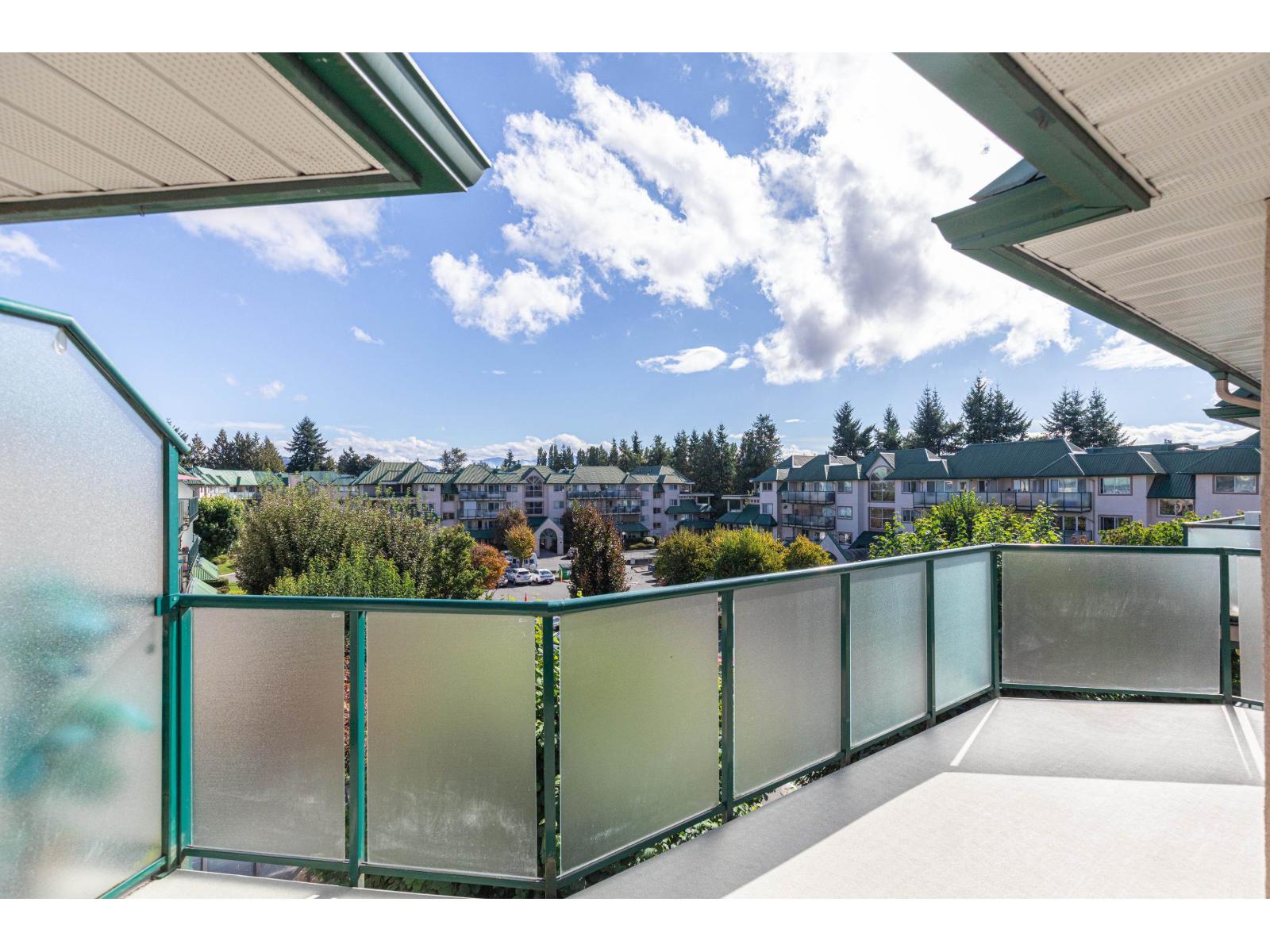 402 2964 TRETHEWEY STREET, Abbotsford