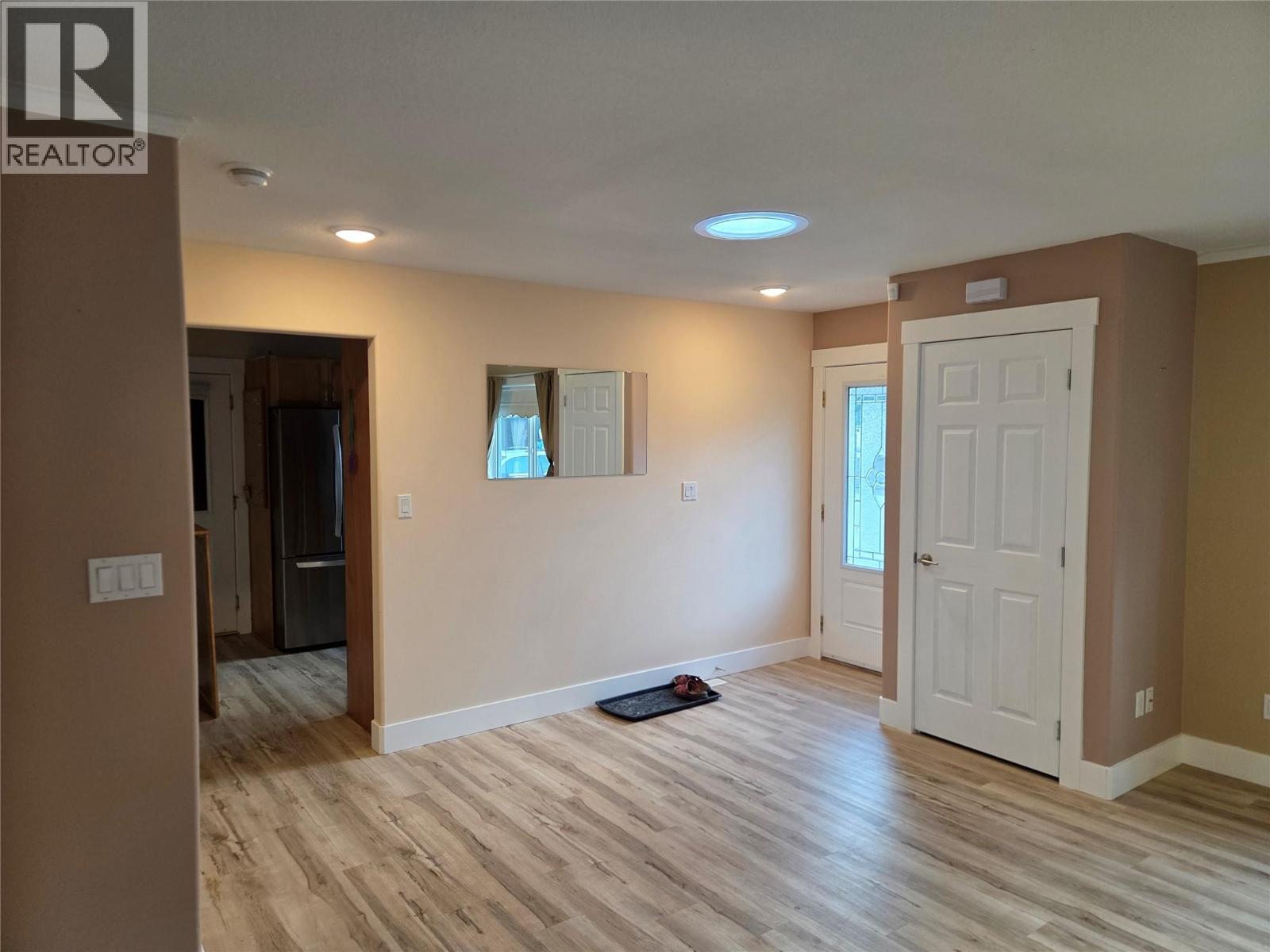 1107 8th Street, Keremeos