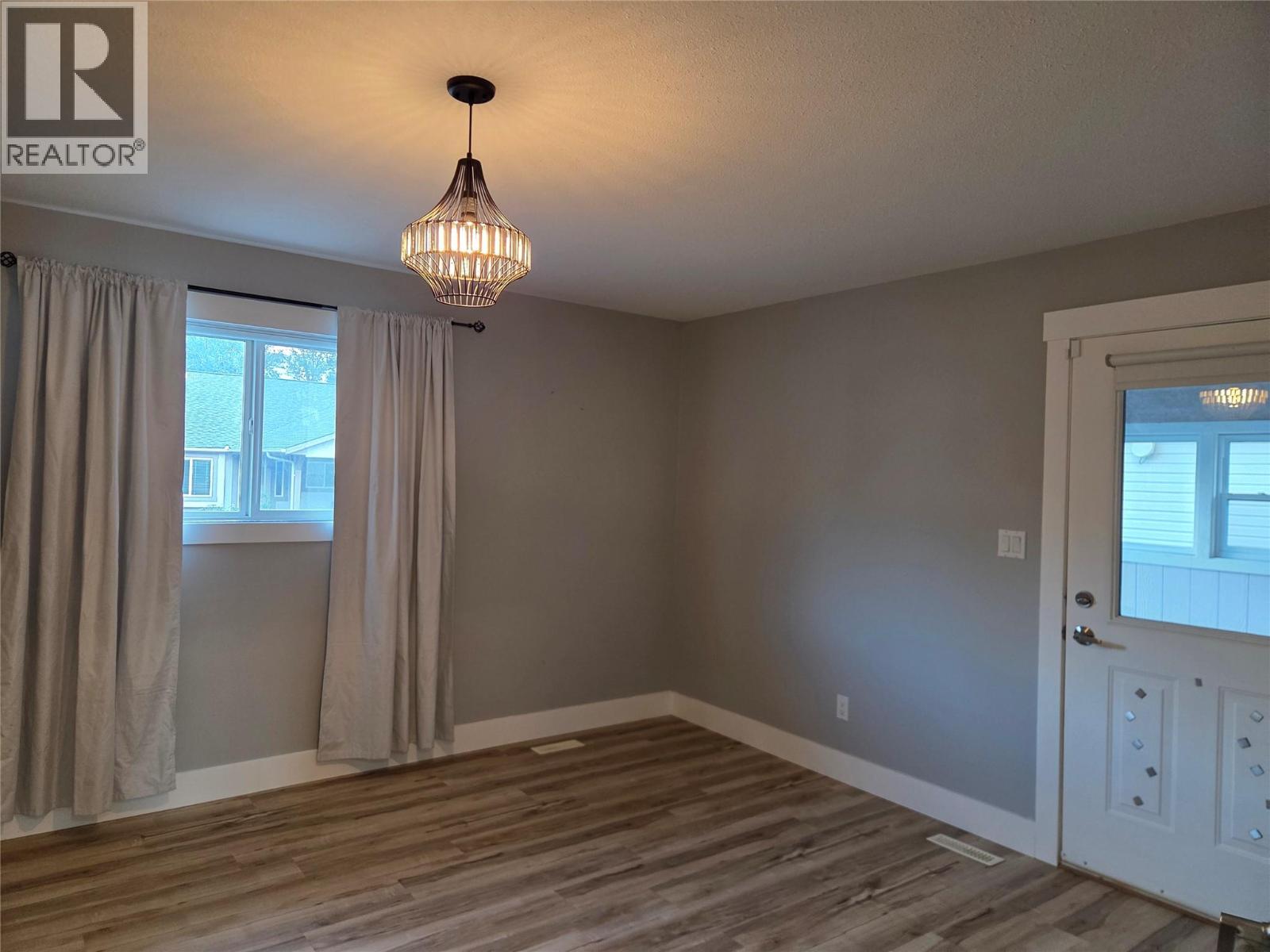1107 8th Street, Keremeos