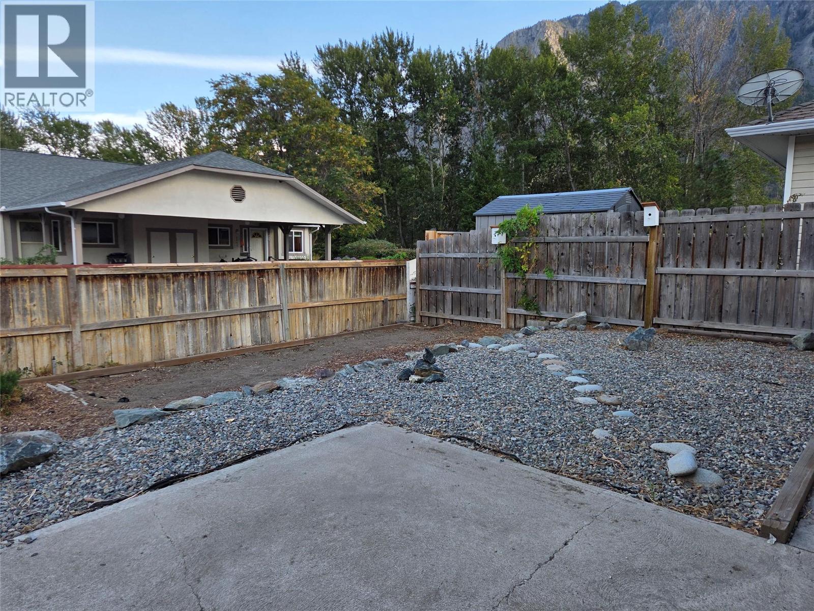1107 8th Street, Keremeos