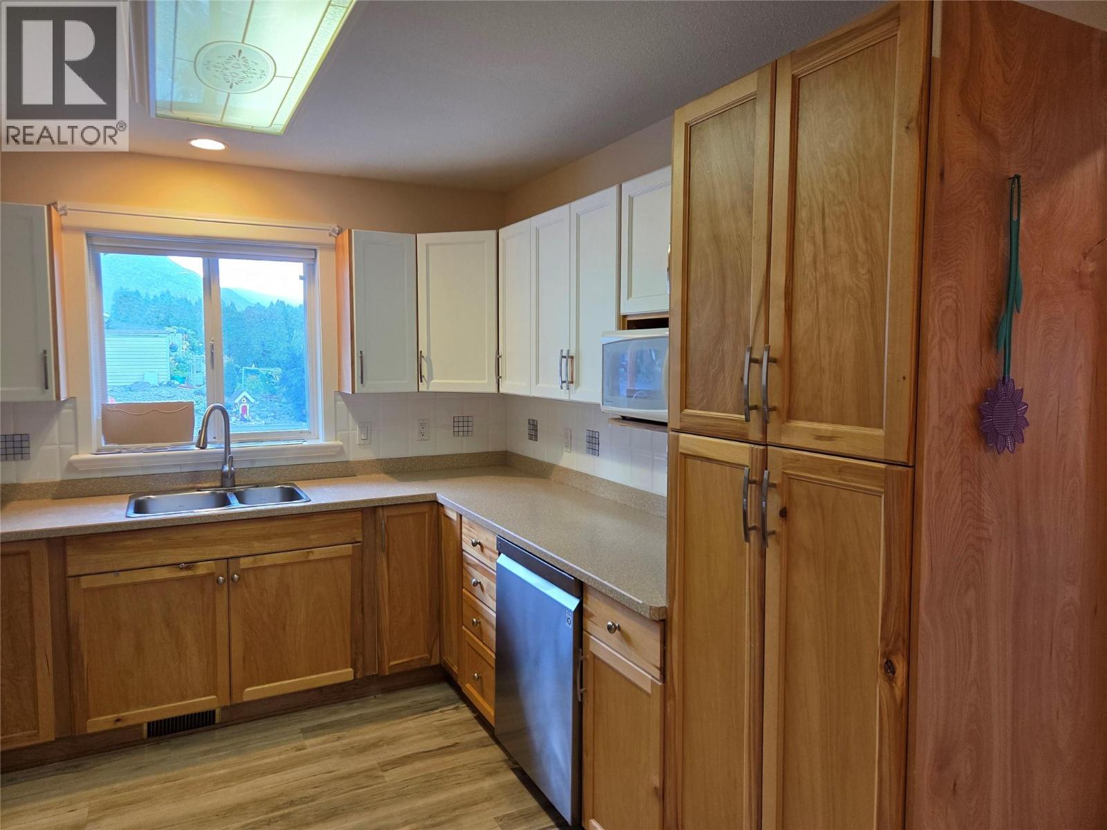1107 8th Street, Keremeos