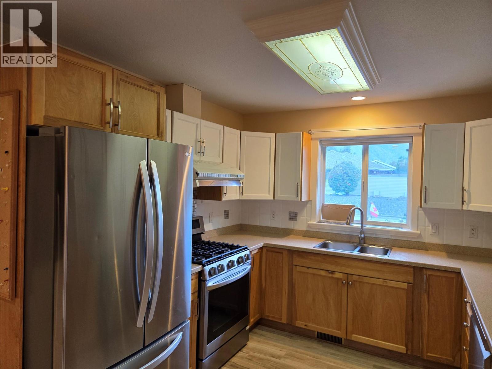 1107 8th Street, Keremeos