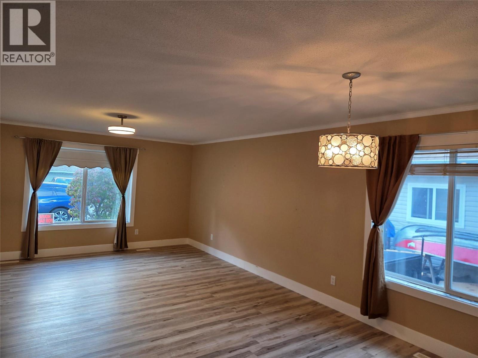 1107 8th Street, Keremeos