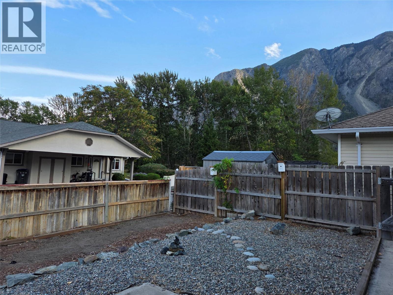 1107 8th Street, Keremeos