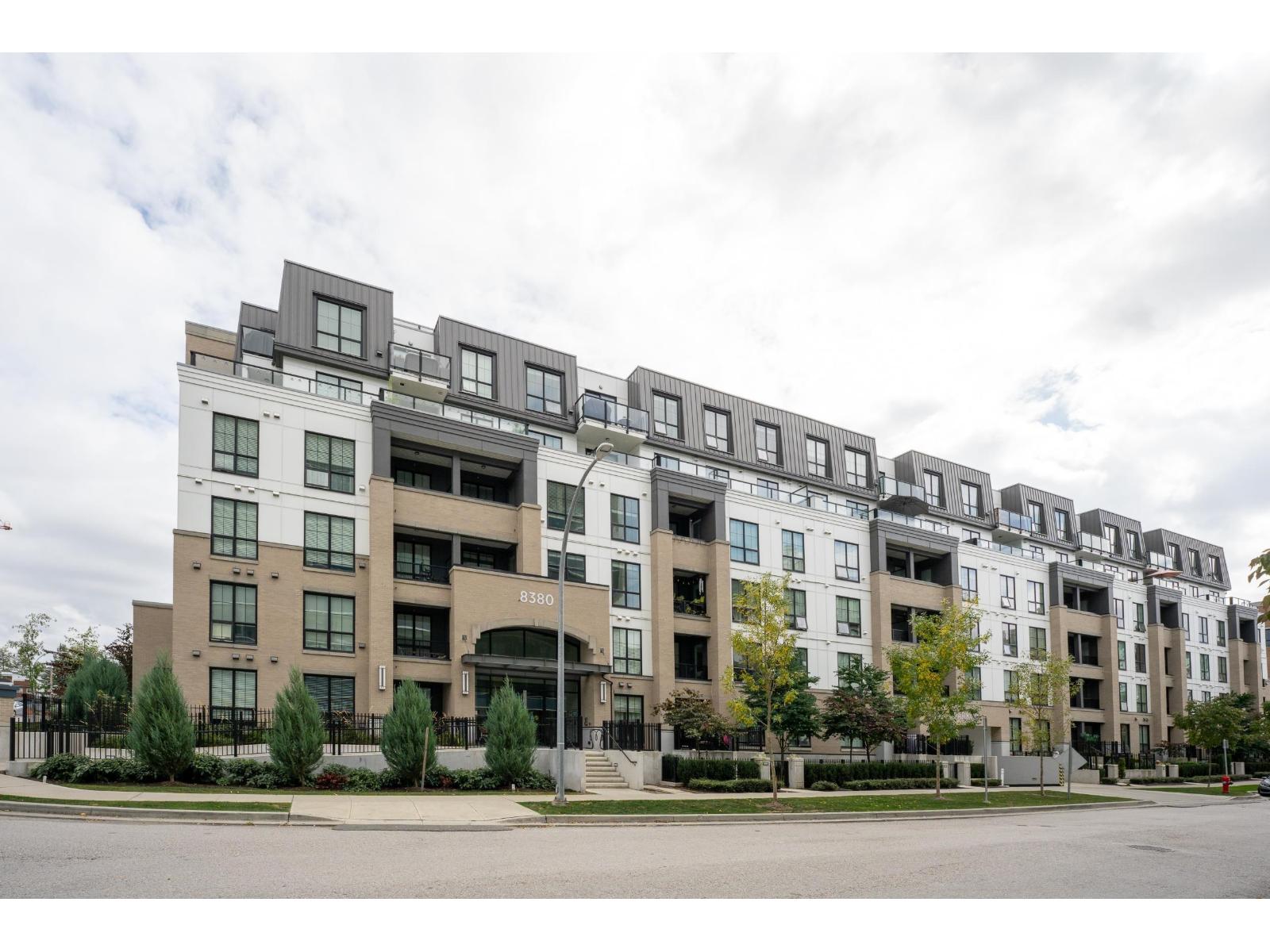 302 8380 200A STREET, Langley