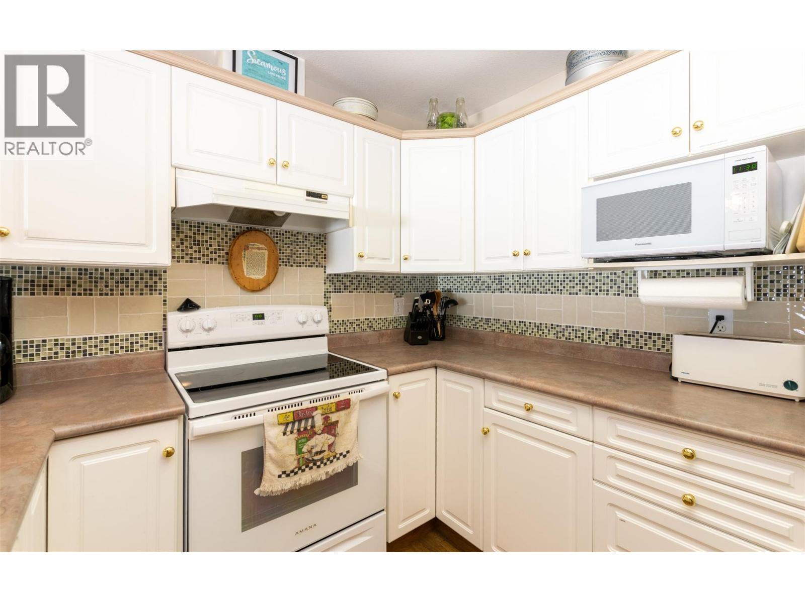 318 1002 Riverside Avenue, Sicamous