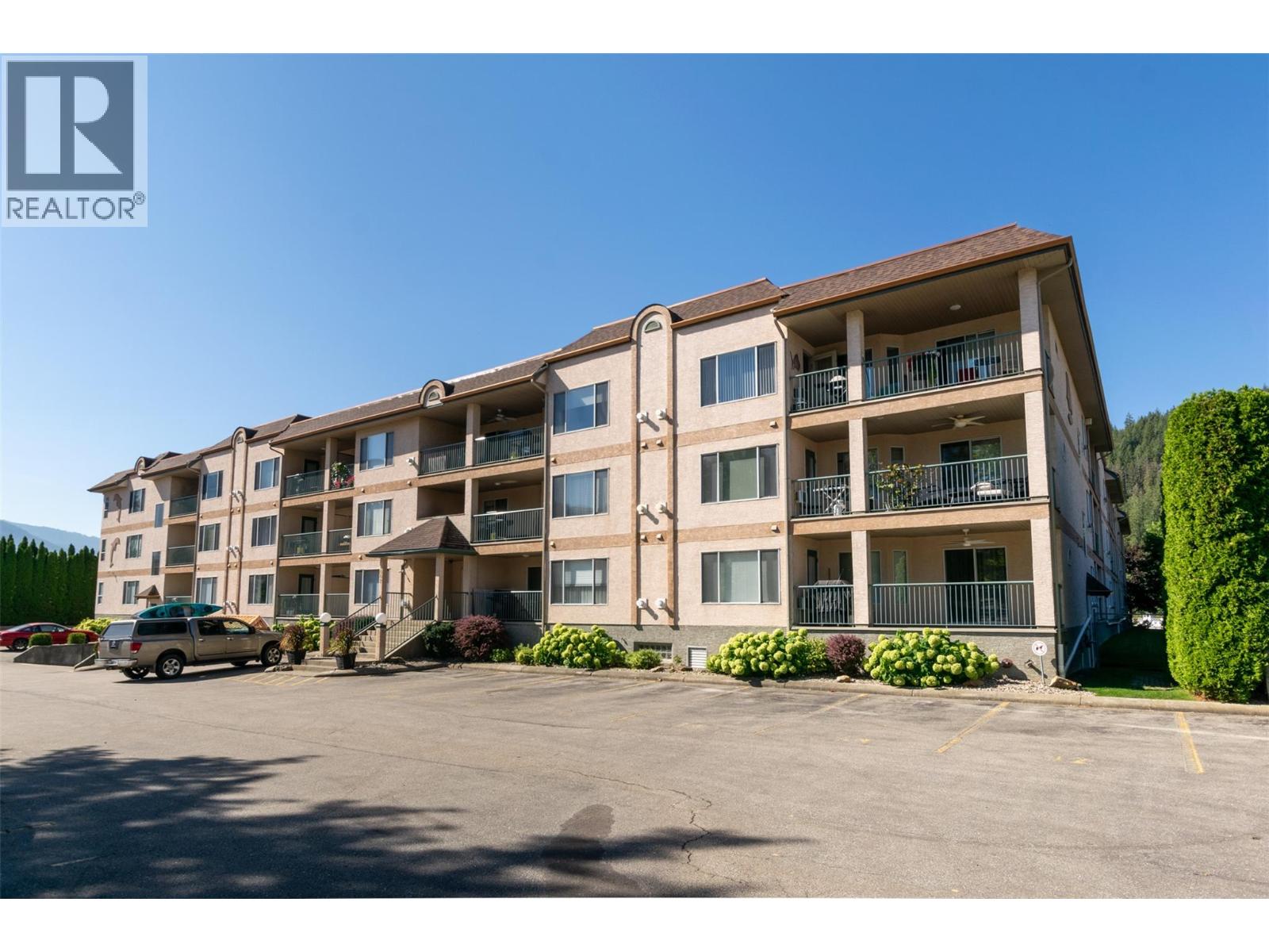 318 1002 Riverside Avenue, Sicamous