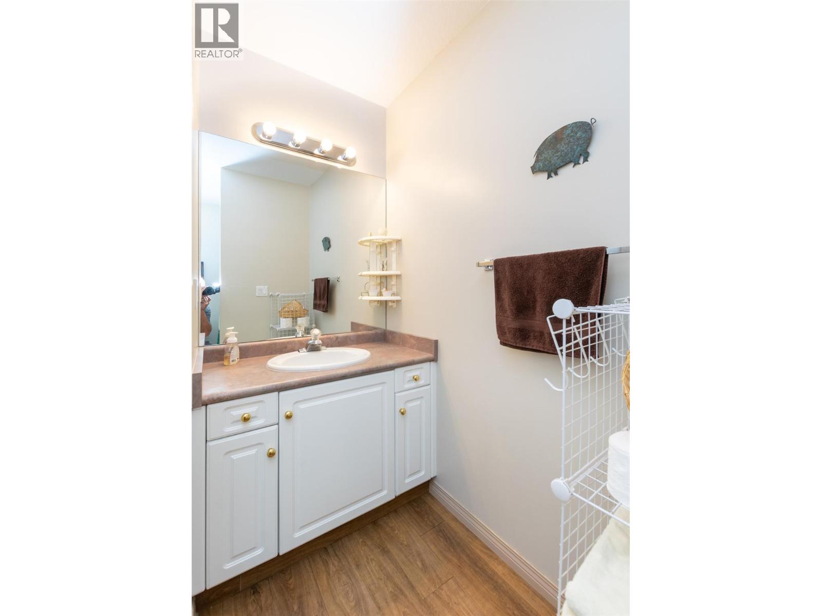 318 1002 Riverside Avenue, Sicamous