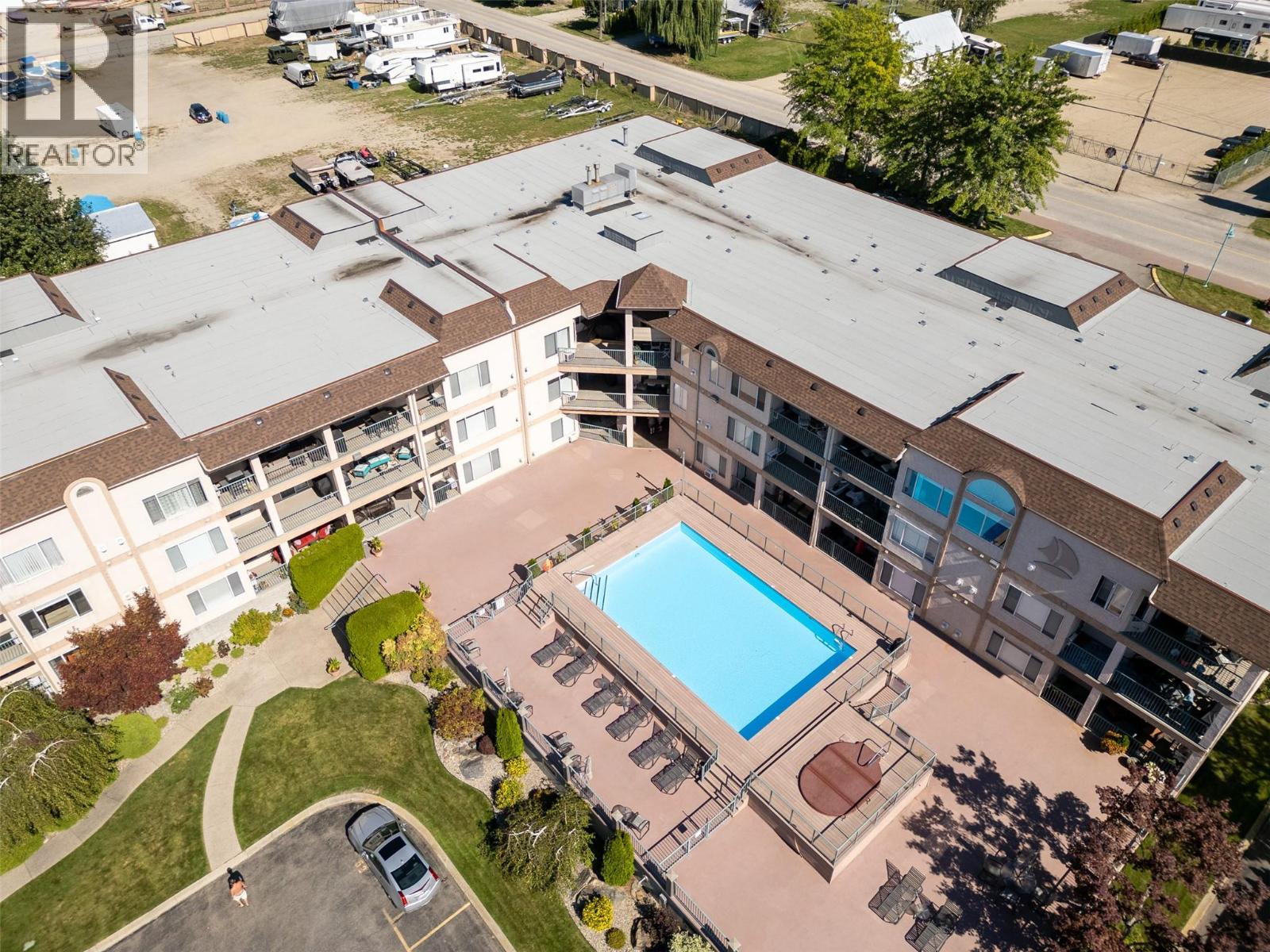 318 1002 Riverside Avenue, Sicamous