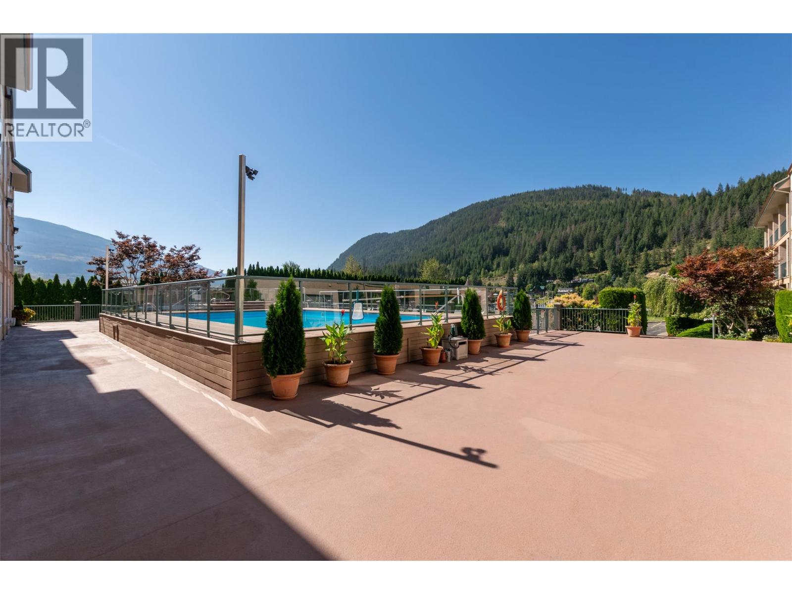 318 1002 Riverside Avenue, Sicamous