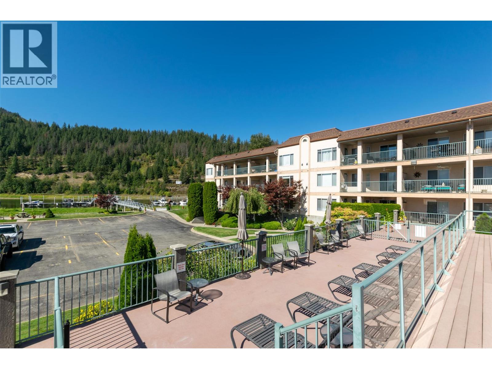 318 1002 Riverside Avenue, Sicamous