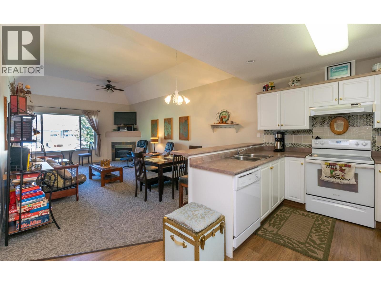 318 1002 Riverside Avenue, Sicamous