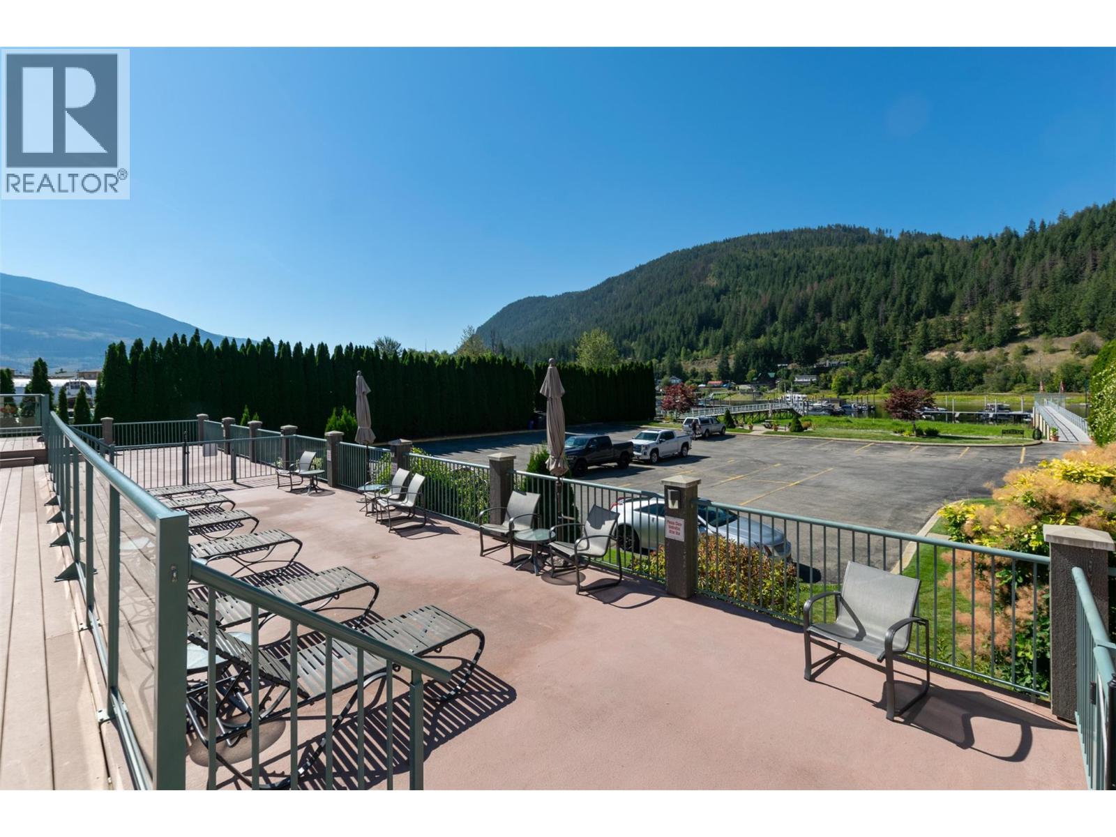 318 1002 Riverside Avenue, Sicamous