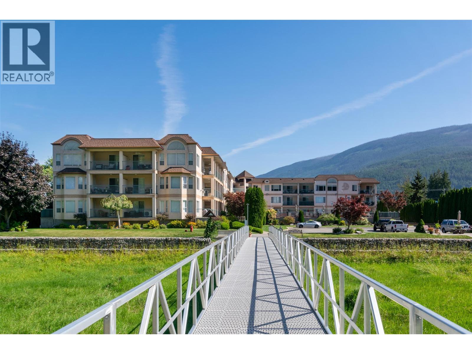 318 1002 Riverside Avenue, Sicamous