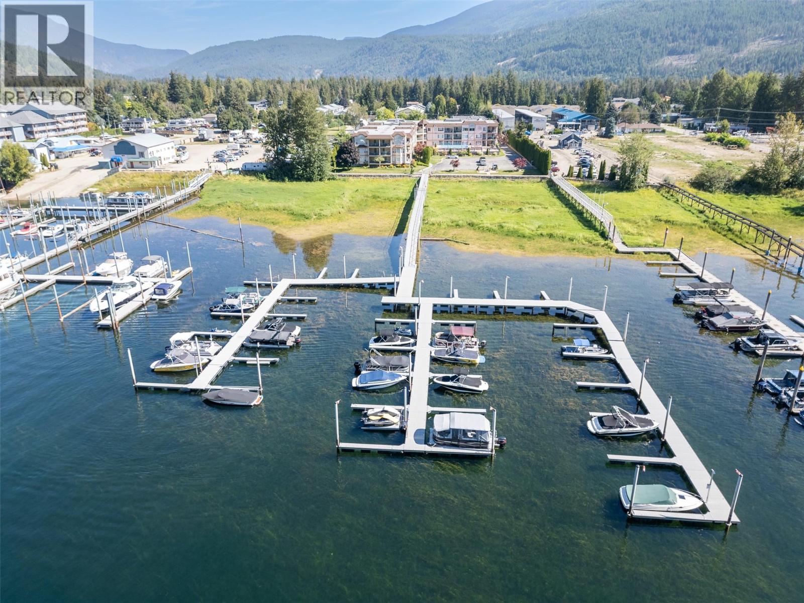 318 1002 Riverside Avenue, Sicamous