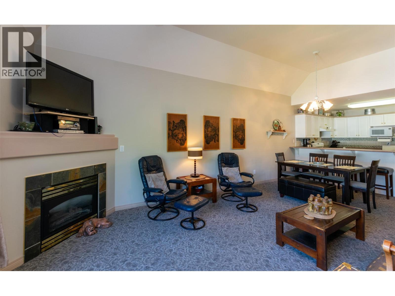 318 1002 Riverside Avenue, Sicamous