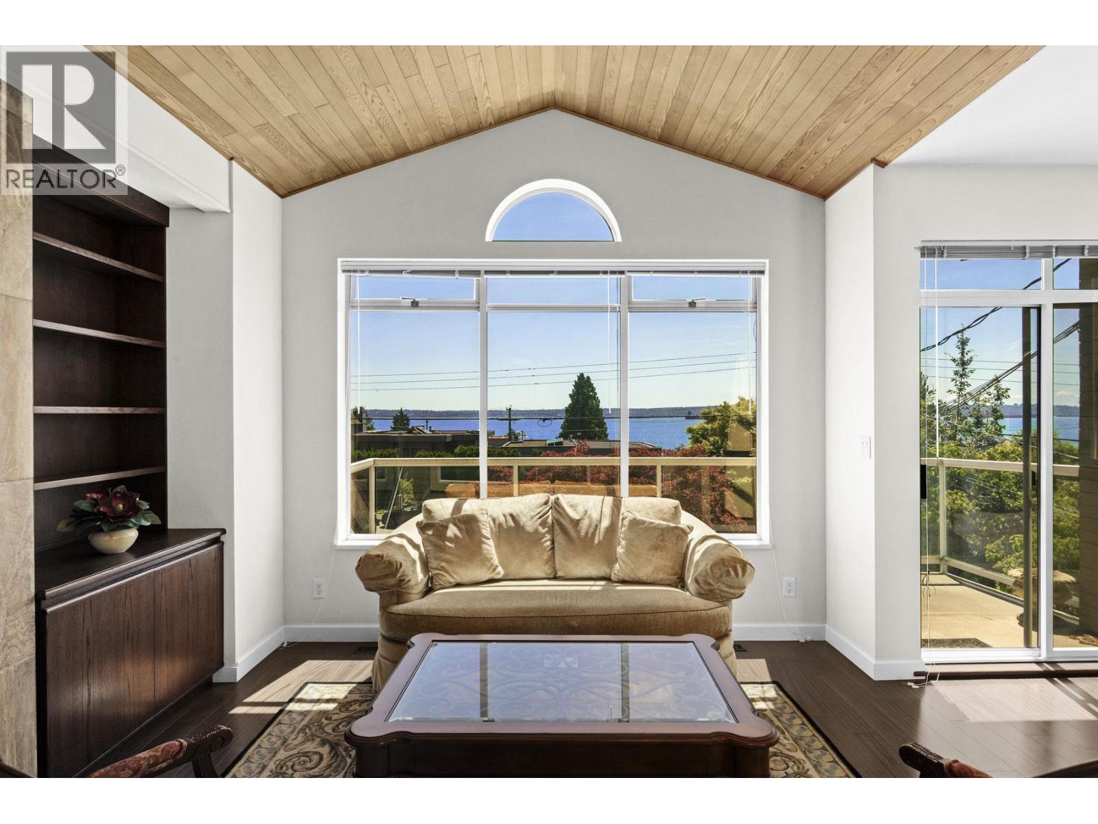 2319 MARINE DRIVE, West Vancouver