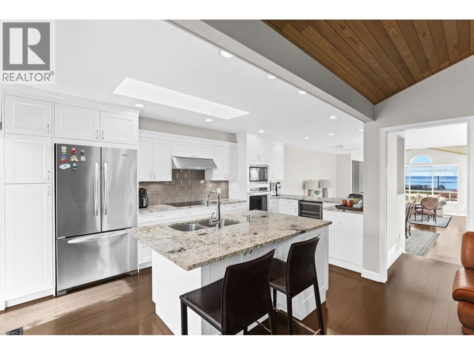 2319 MARINE DRIVE, West Vancouver