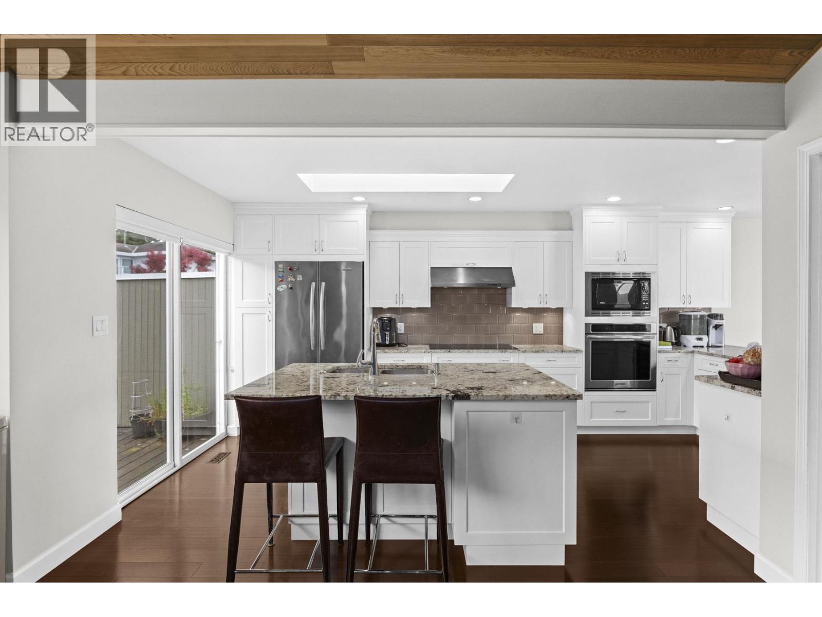 2319 MARINE DRIVE, West Vancouver