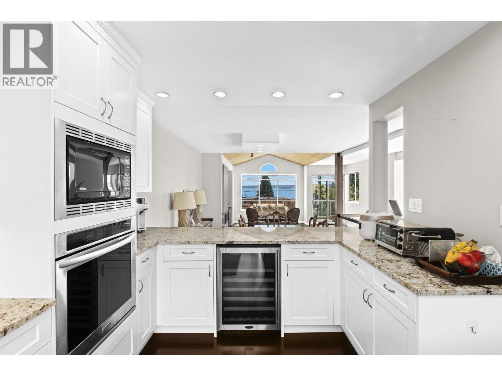 2319 MARINE DRIVE, West Vancouver