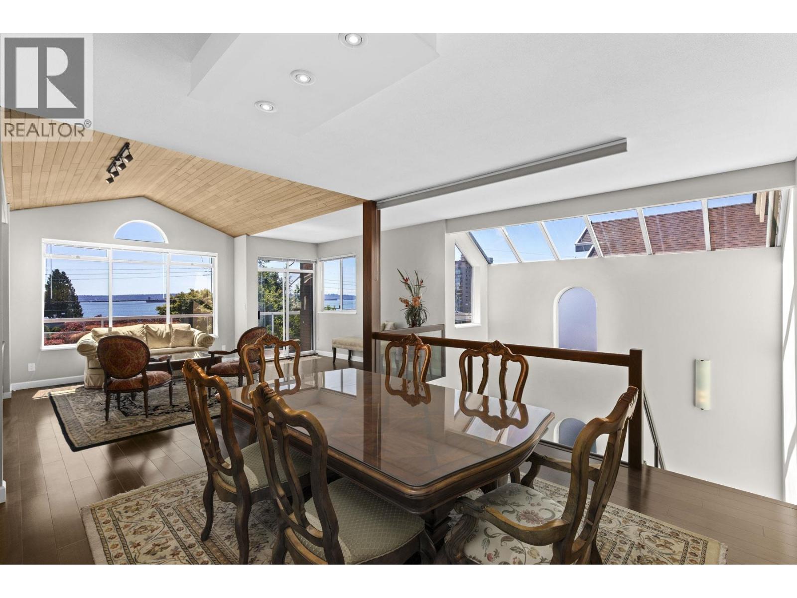2319 MARINE DRIVE, West Vancouver