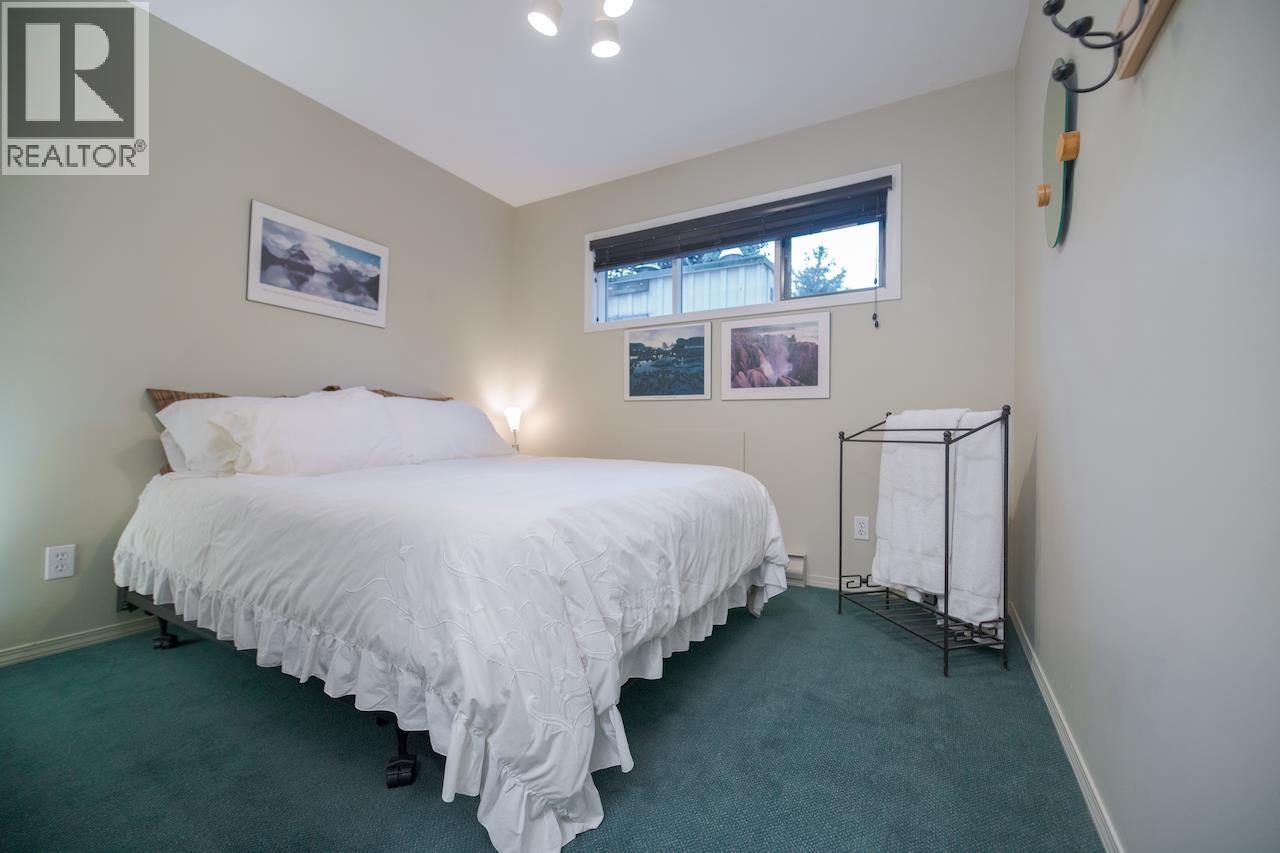2064 CHAMONIX CRESCENT, Whistler