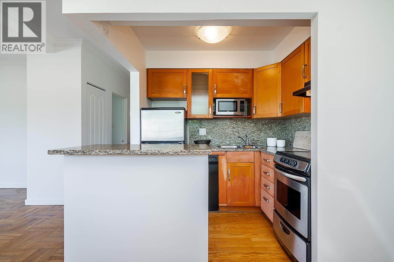 305 2187 BELLEVUE AVENUE, West Vancouver