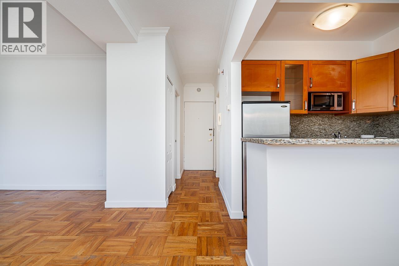 305 2187 BELLEVUE AVENUE, West Vancouver