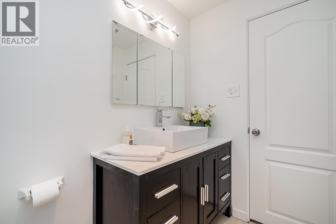 305 2187 BELLEVUE AVENUE, West Vancouver
