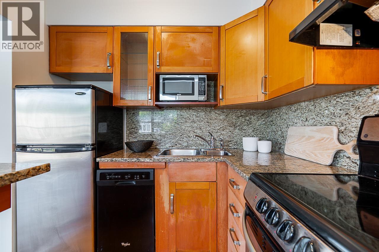 305 2187 BELLEVUE AVENUE, West Vancouver