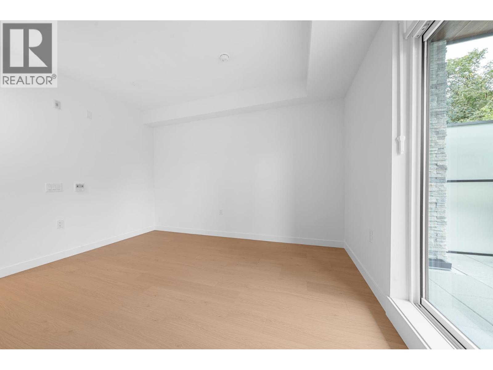111 150 JAMES ROAD, Port Moody