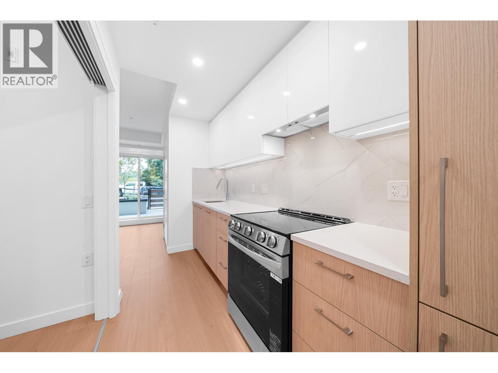 111 150 JAMES ROAD, Port Moody