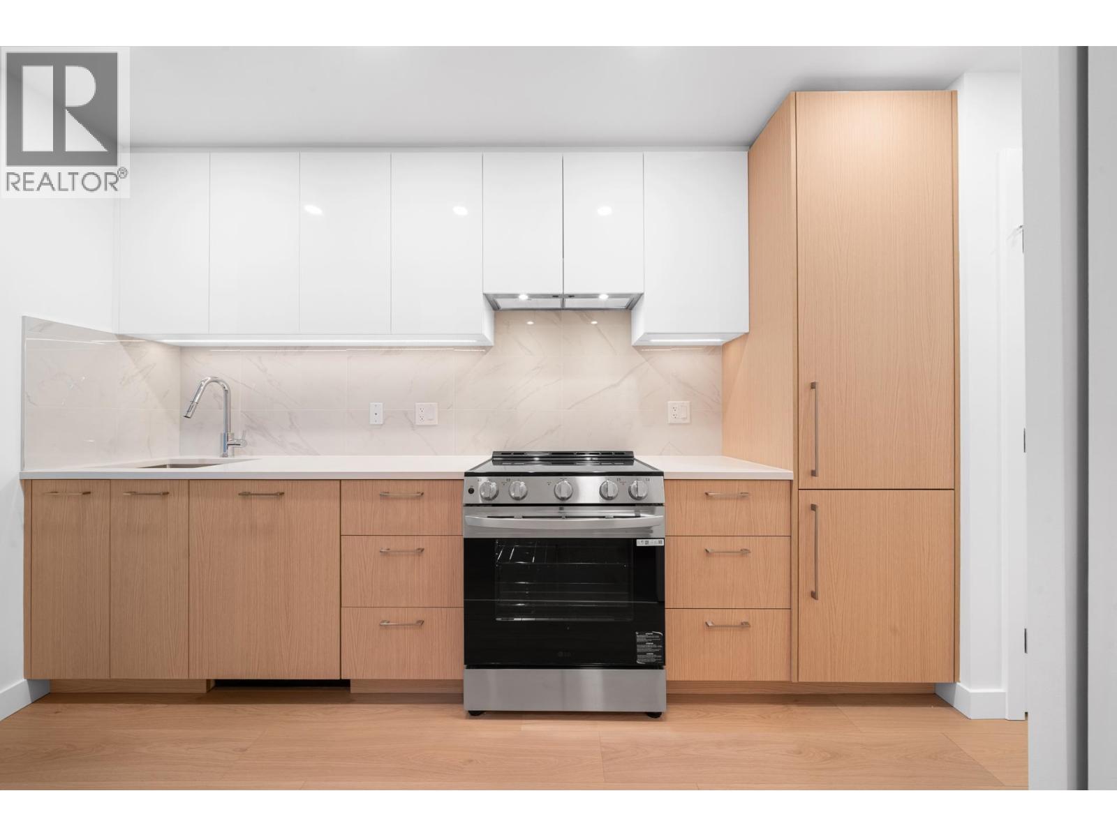 111 150 JAMES ROAD, Port Moody