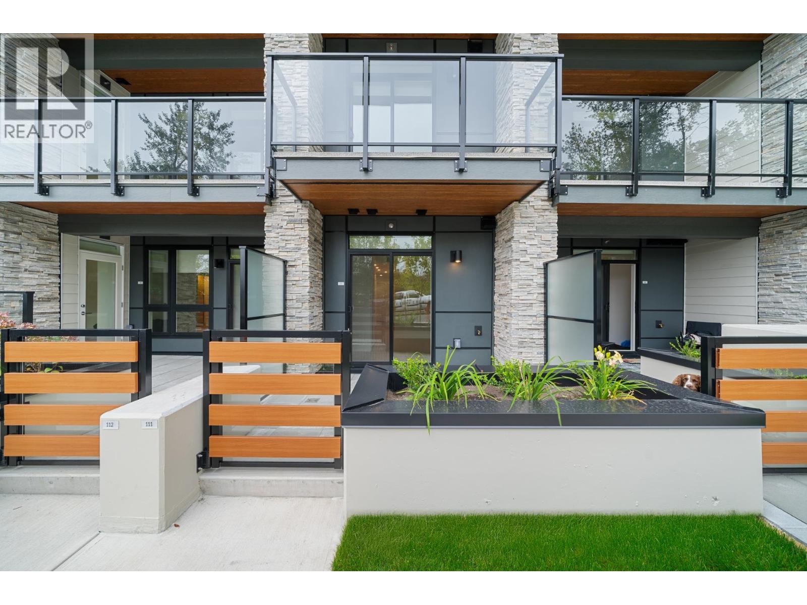 111 150 JAMES ROAD, Port Moody