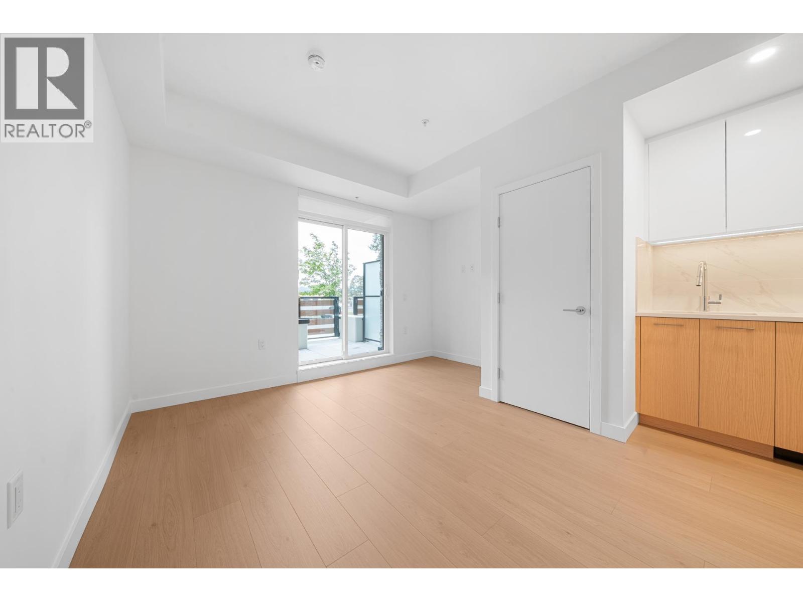 111 150 JAMES ROAD, Port Moody
