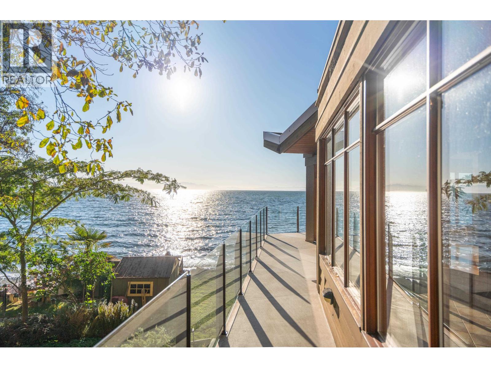 4893 SUNSHINE COAST HIGHWAY, Sechelt