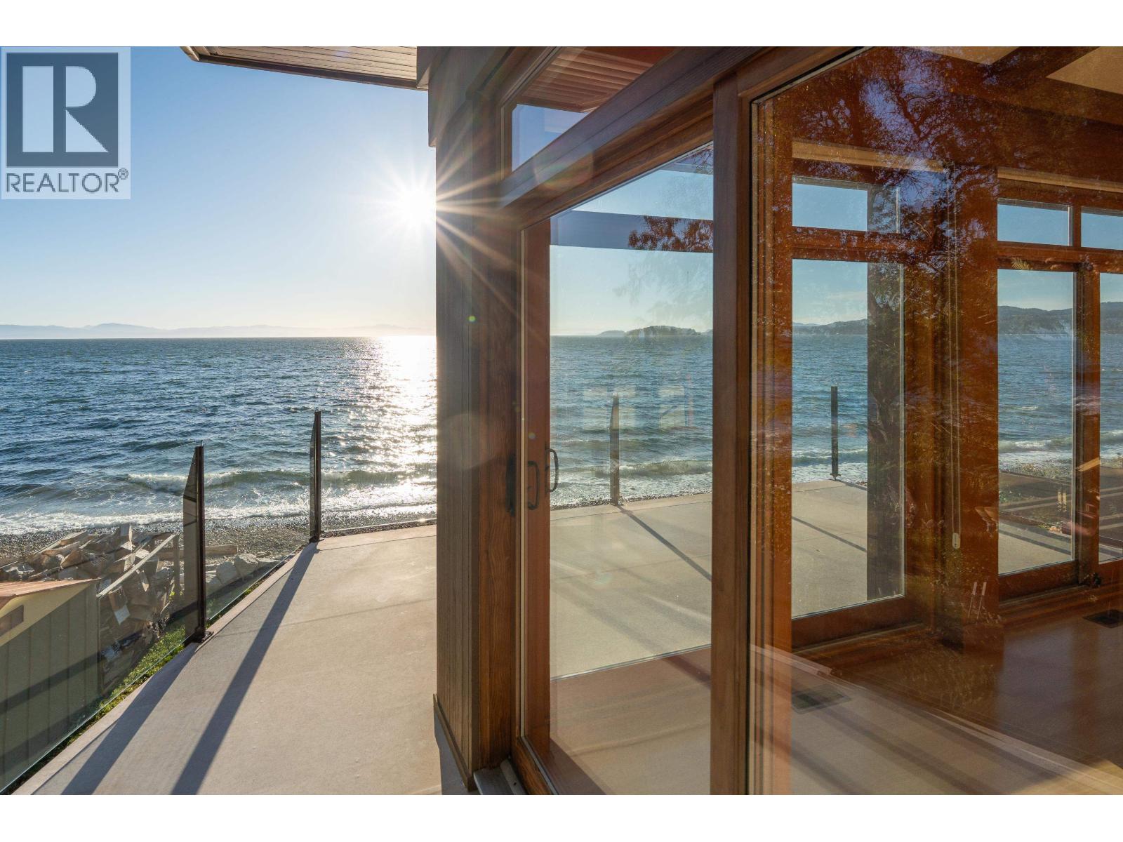 4893 SUNSHINE COAST HIGHWAY, Sechelt