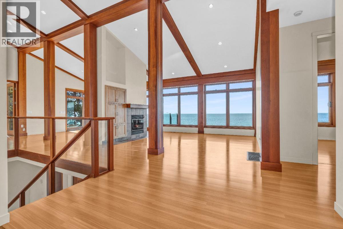4893 SUNSHINE COAST HIGHWAY, Sechelt