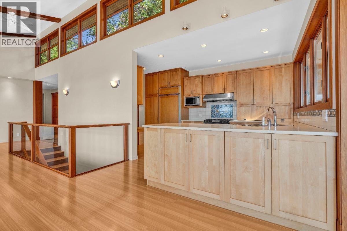 4893 SUNSHINE COAST HIGHWAY, Sechelt