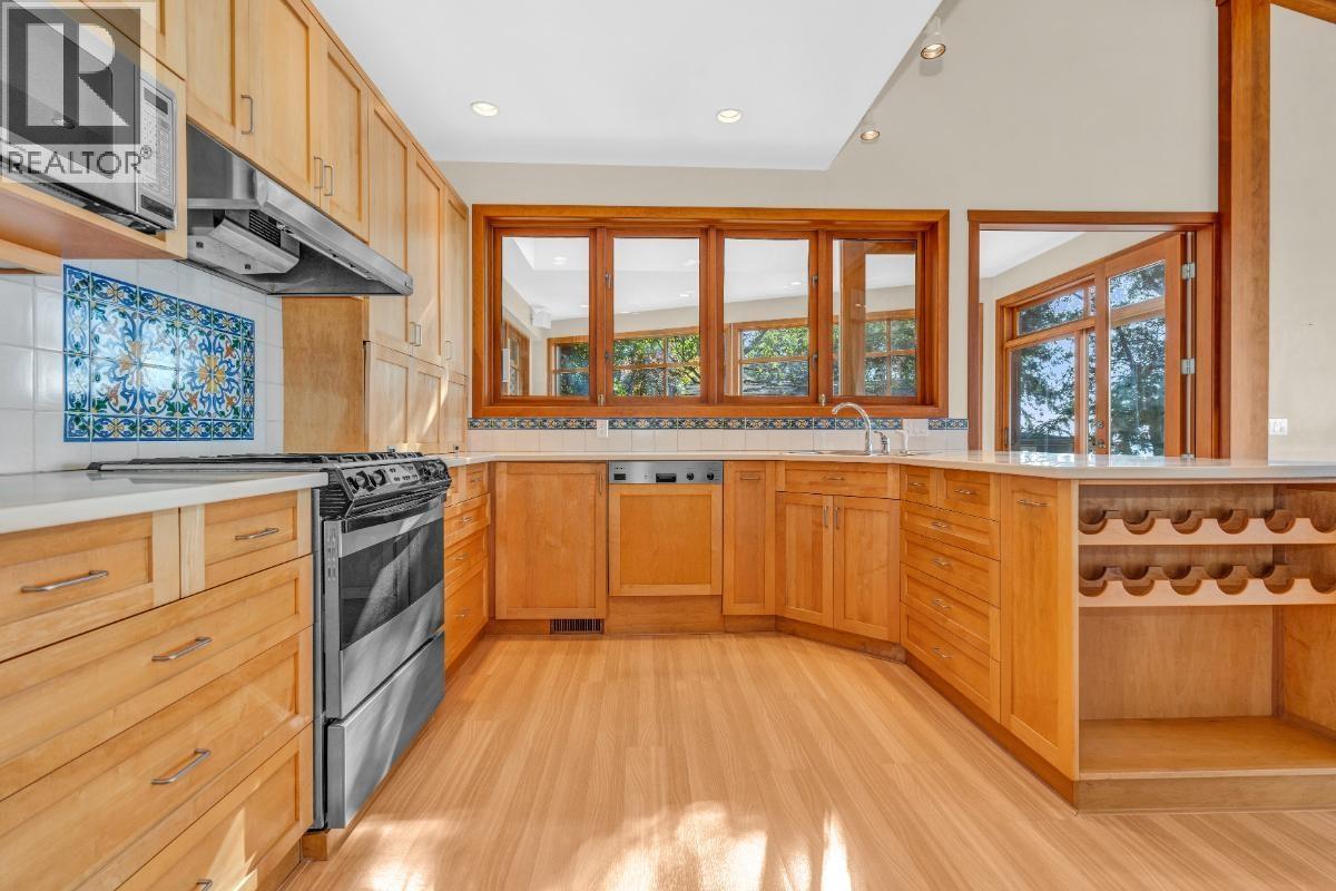 4893 SUNSHINE COAST HIGHWAY, Sechelt