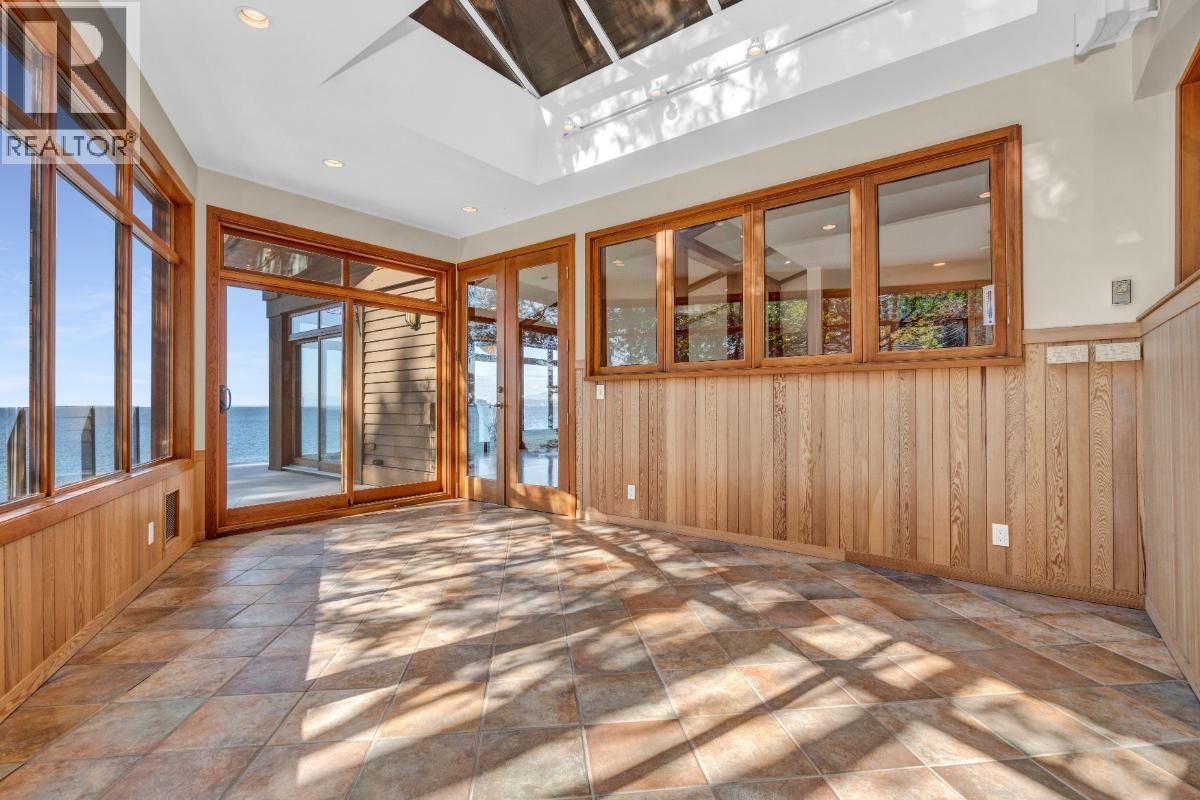 4893 SUNSHINE COAST HIGHWAY, Sechelt