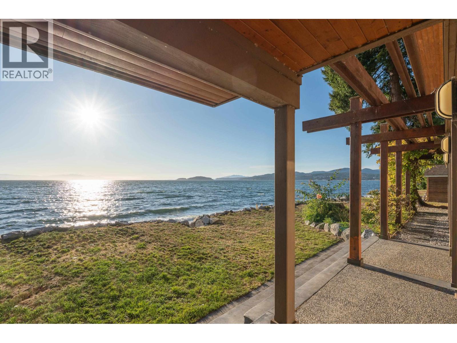 4893 SUNSHINE COAST HIGHWAY, Sechelt