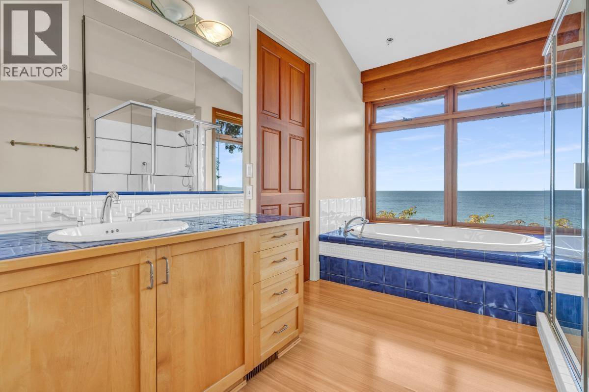 4893 SUNSHINE COAST HIGHWAY, Sechelt