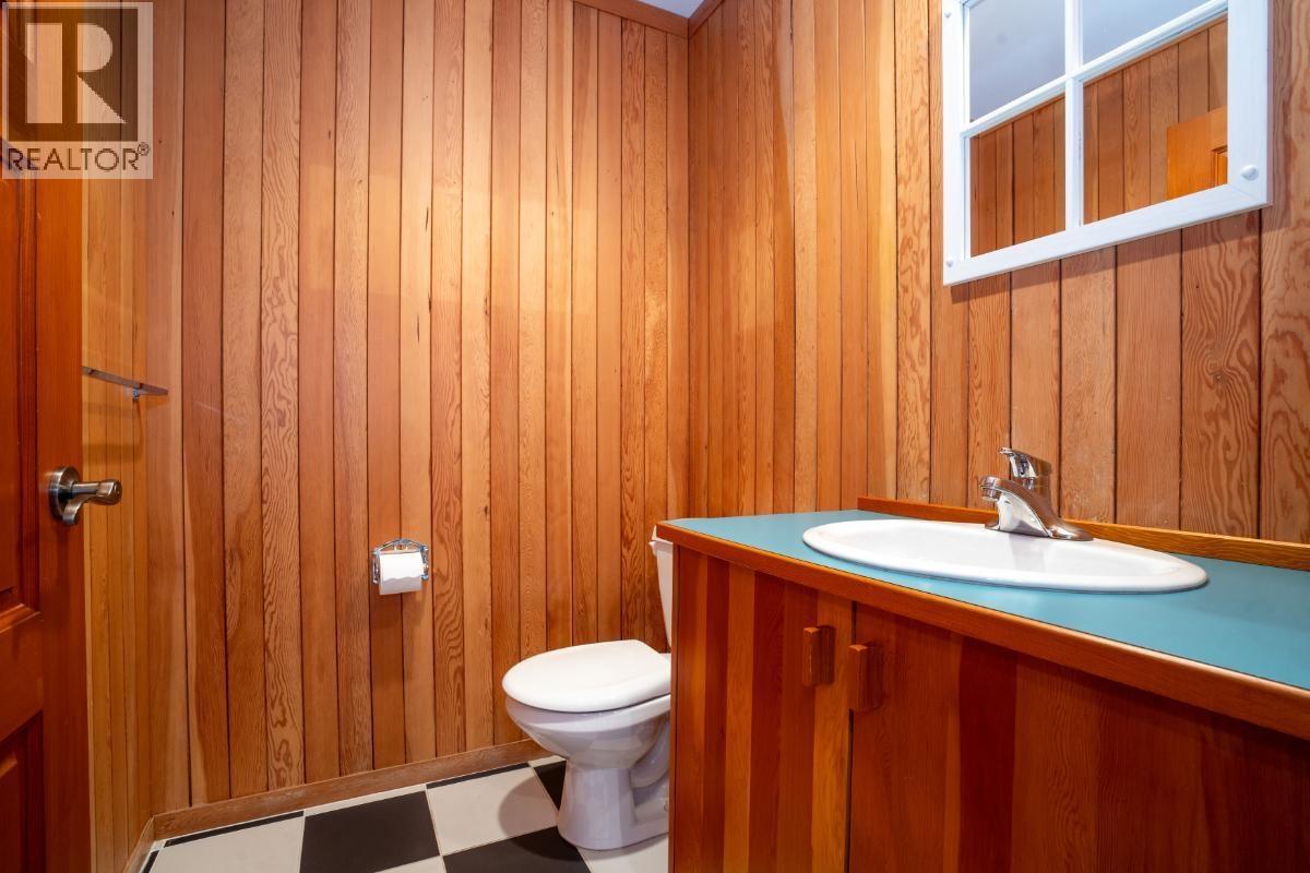 4893 SUNSHINE COAST HIGHWAY, Sechelt