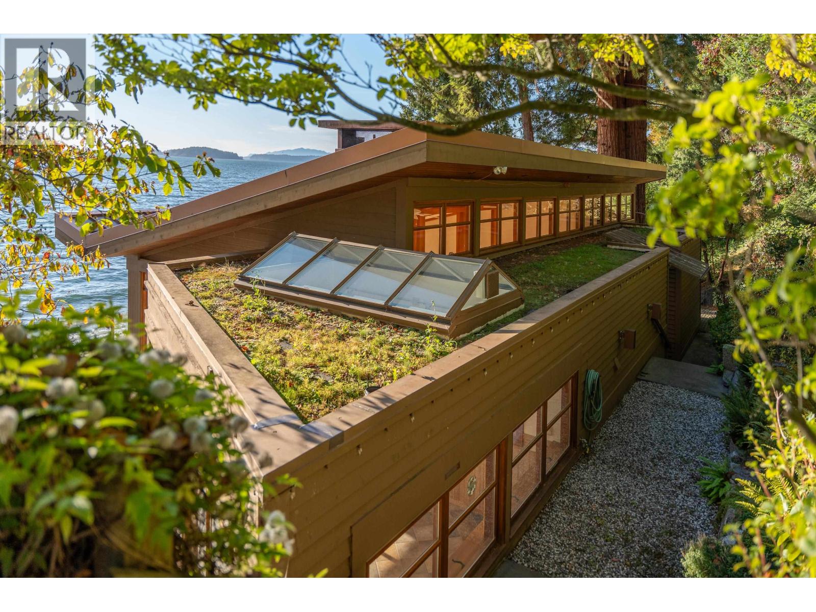 4893 SUNSHINE COAST HIGHWAY, Sechelt