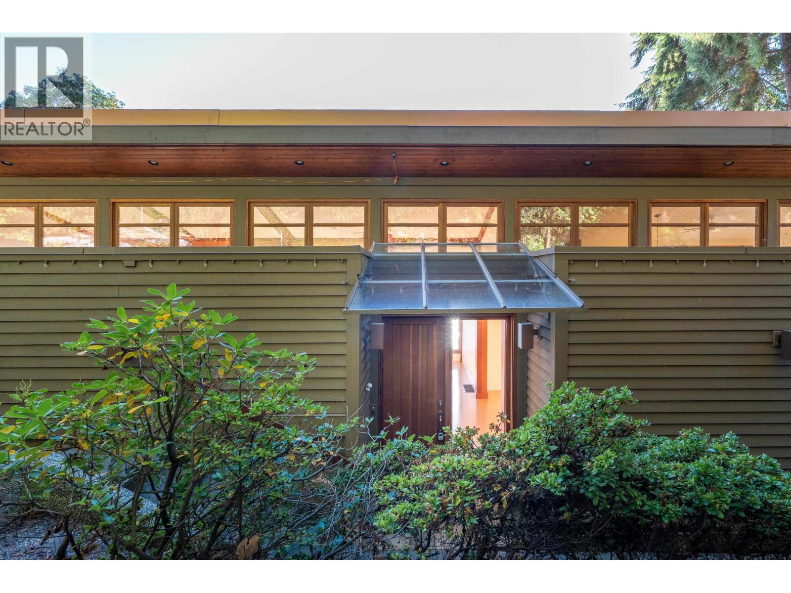 4893 SUNSHINE COAST HIGHWAY, Sechelt