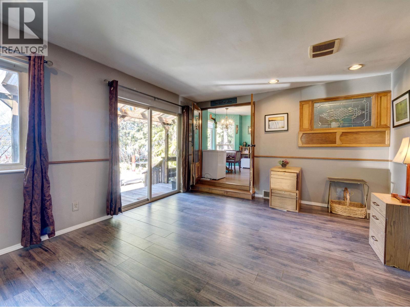 6279-6283 SECHELT INLET ROAD, Sechelt