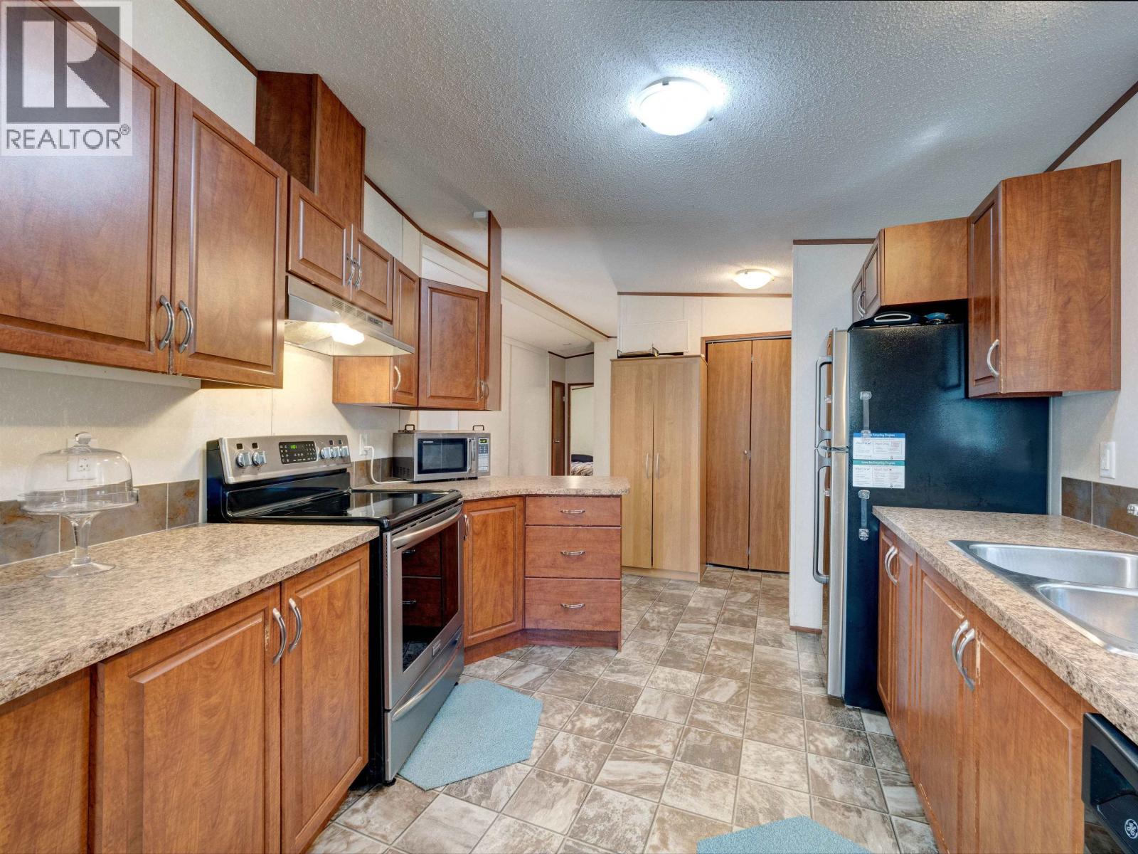6279-6283 SECHELT INLET ROAD, Sechelt